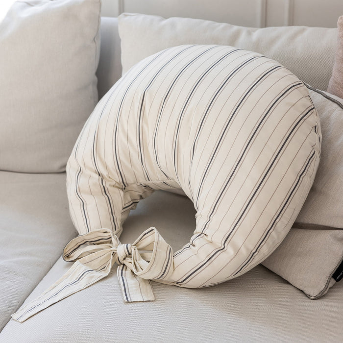Sebra emzirme yastığı, Cream Stripe, kullanımda