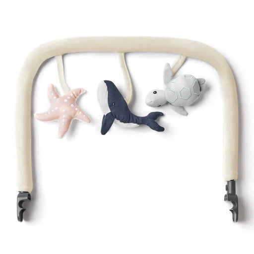 Ergobaby Evolve Toybar Ocean Wonders Cream — ürün görünümü