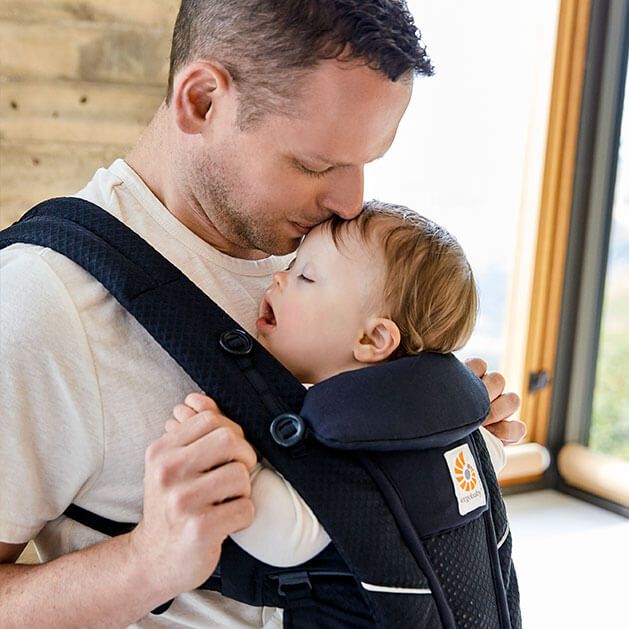 Ergobaby Omni Breeze SoftFlex Mesh (Onxy Black) , 4 farklı taşıma pozisyonlu ergonomik kanguru , 0-4 yaş yeni doğan ve küçük çocuklar için