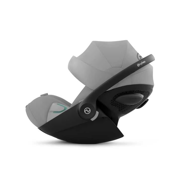Cybex Cloud G i-Size Plus Stone Grey ana kucağı — yandan görünüm, kanopi açık